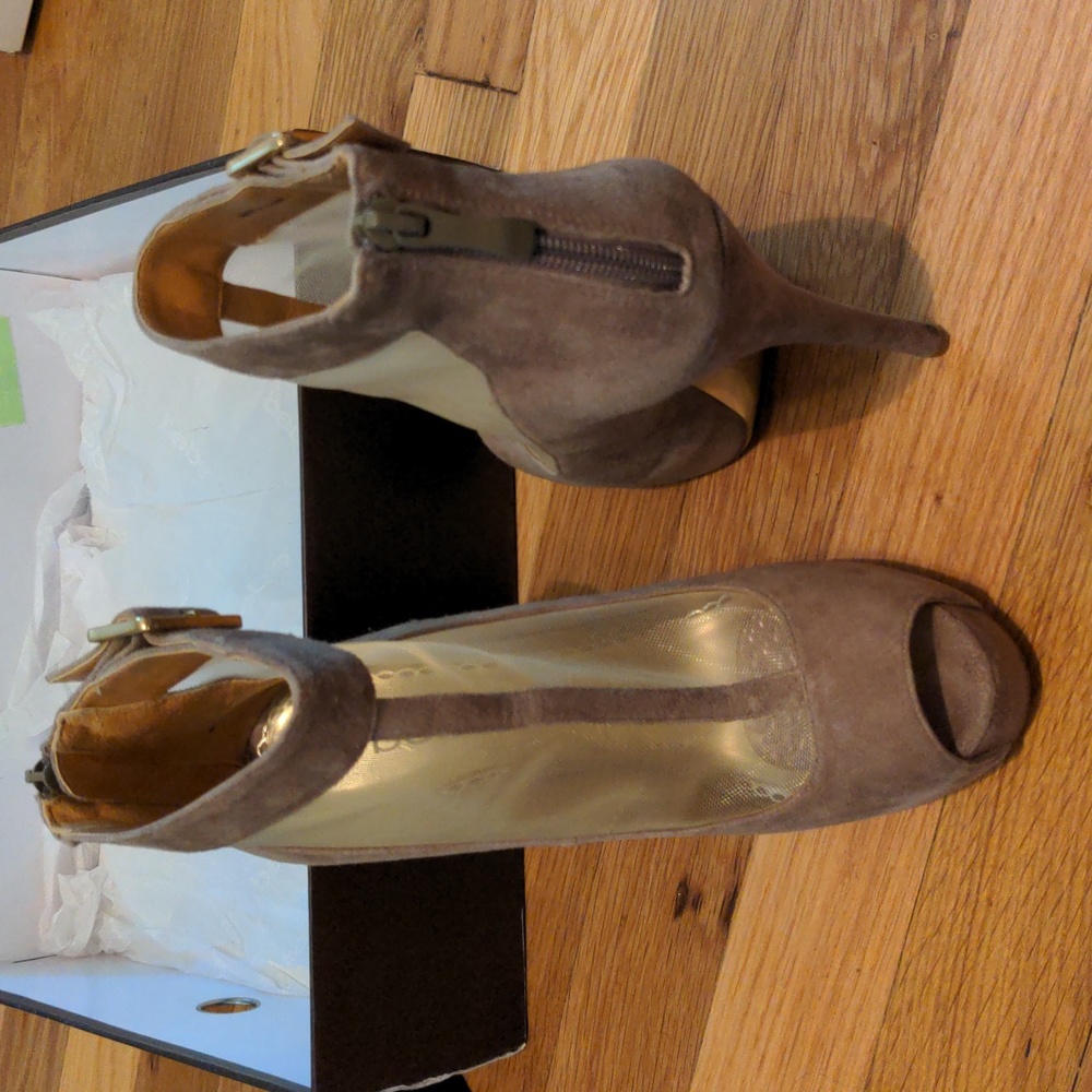 Bebe heels - Picture 3 of 5
